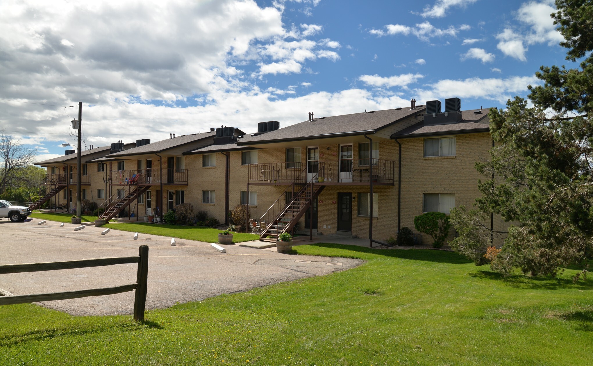 Canterbury Square Apartments